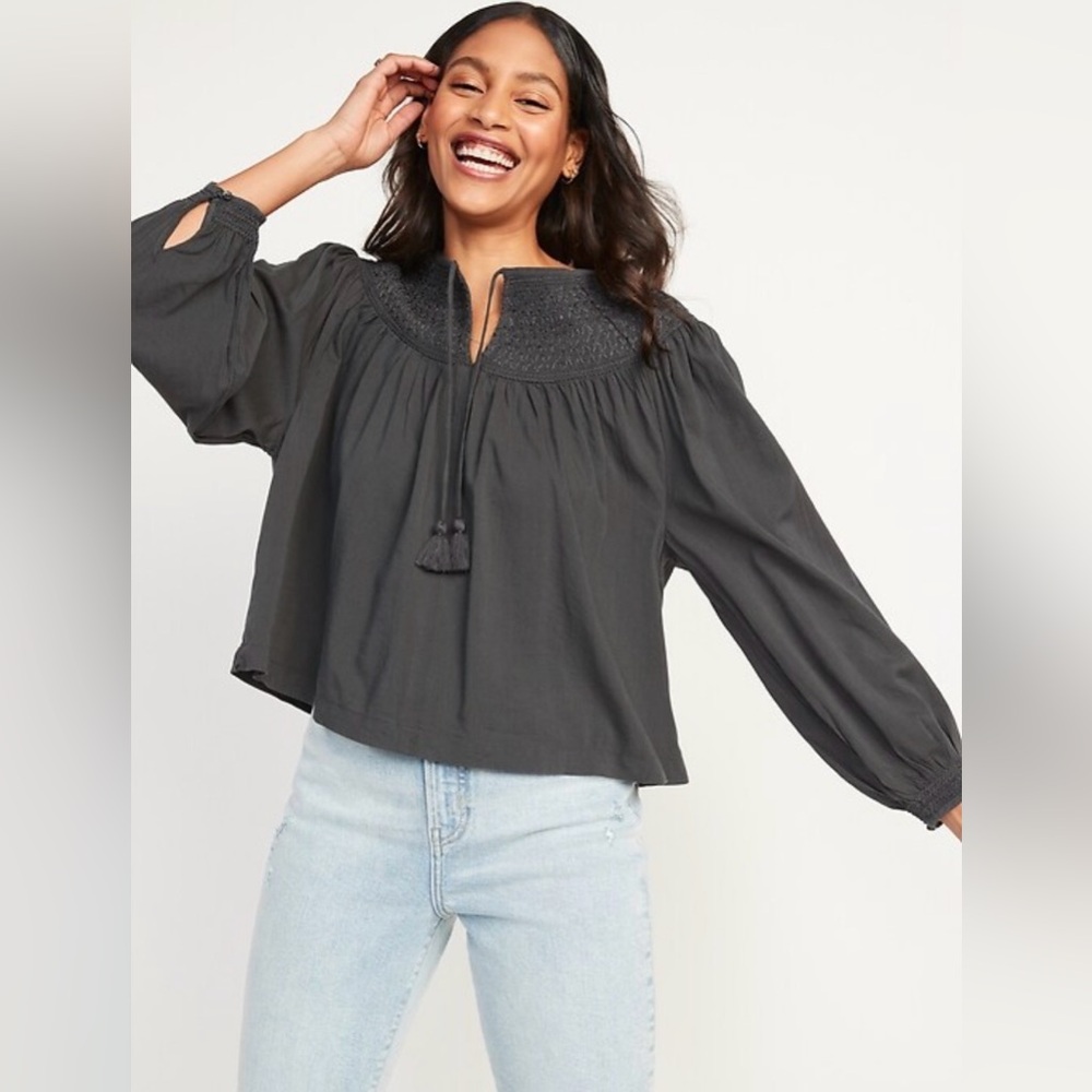 Old Navy EUC Old Navy Long-Sleeve Smocked Embroidered Poet Blouse L